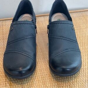 Planet Wedge women’s shoes in as new condition size 9.  Perfect for work!!